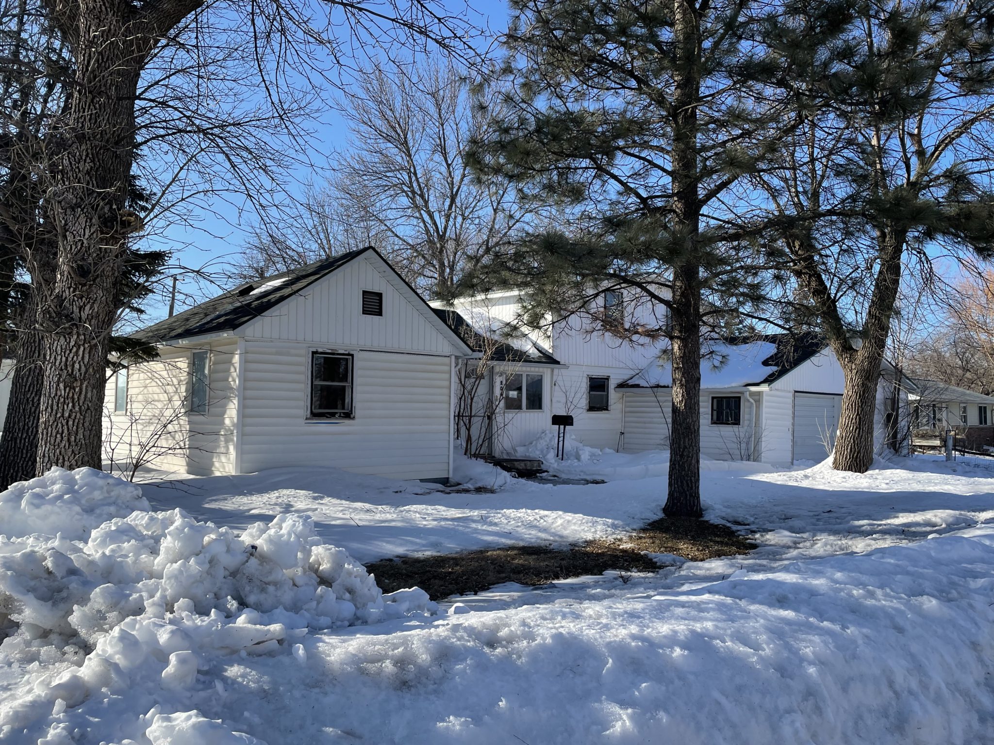 Dakota View Realty and Auctions Locally owned and operated real