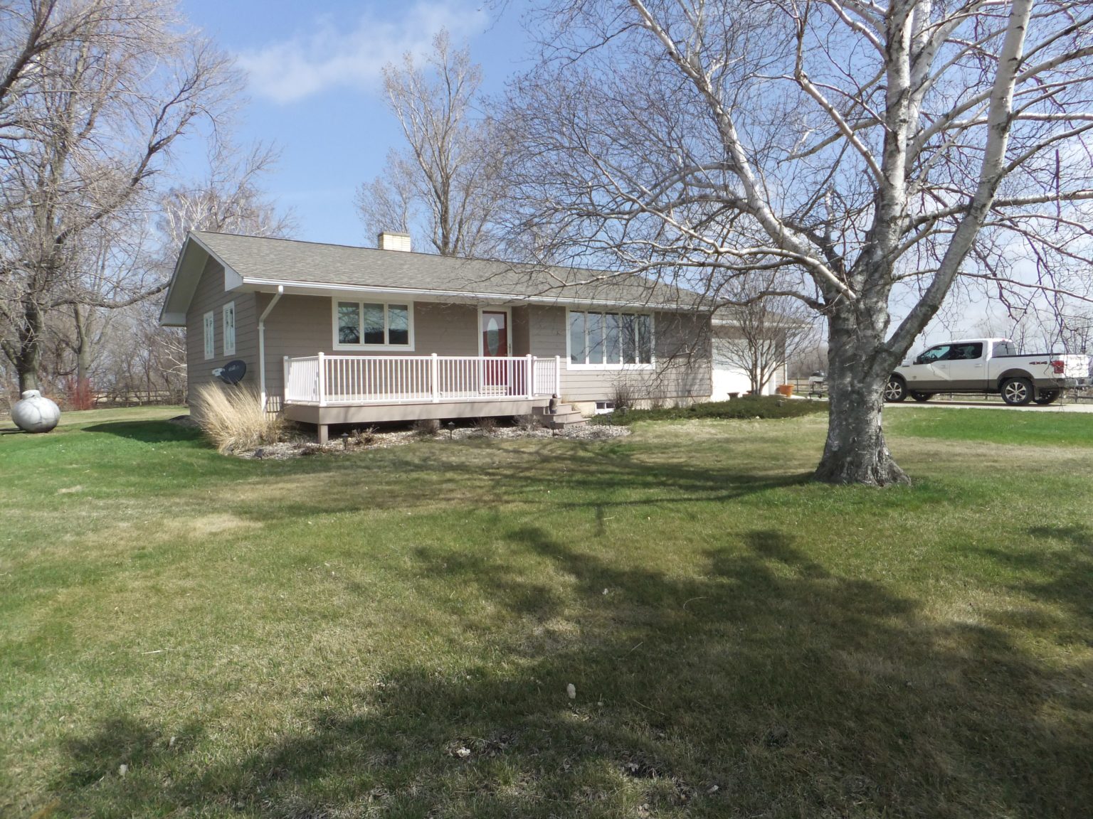 Properties Dakota View Realty and Auctions