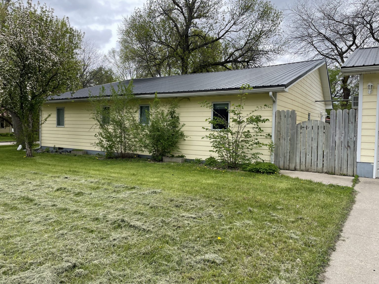 Dakota View Realty and Auctions Locally owned and operated real