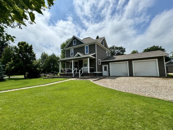 208 E 6th Ave – Sisseton, SD