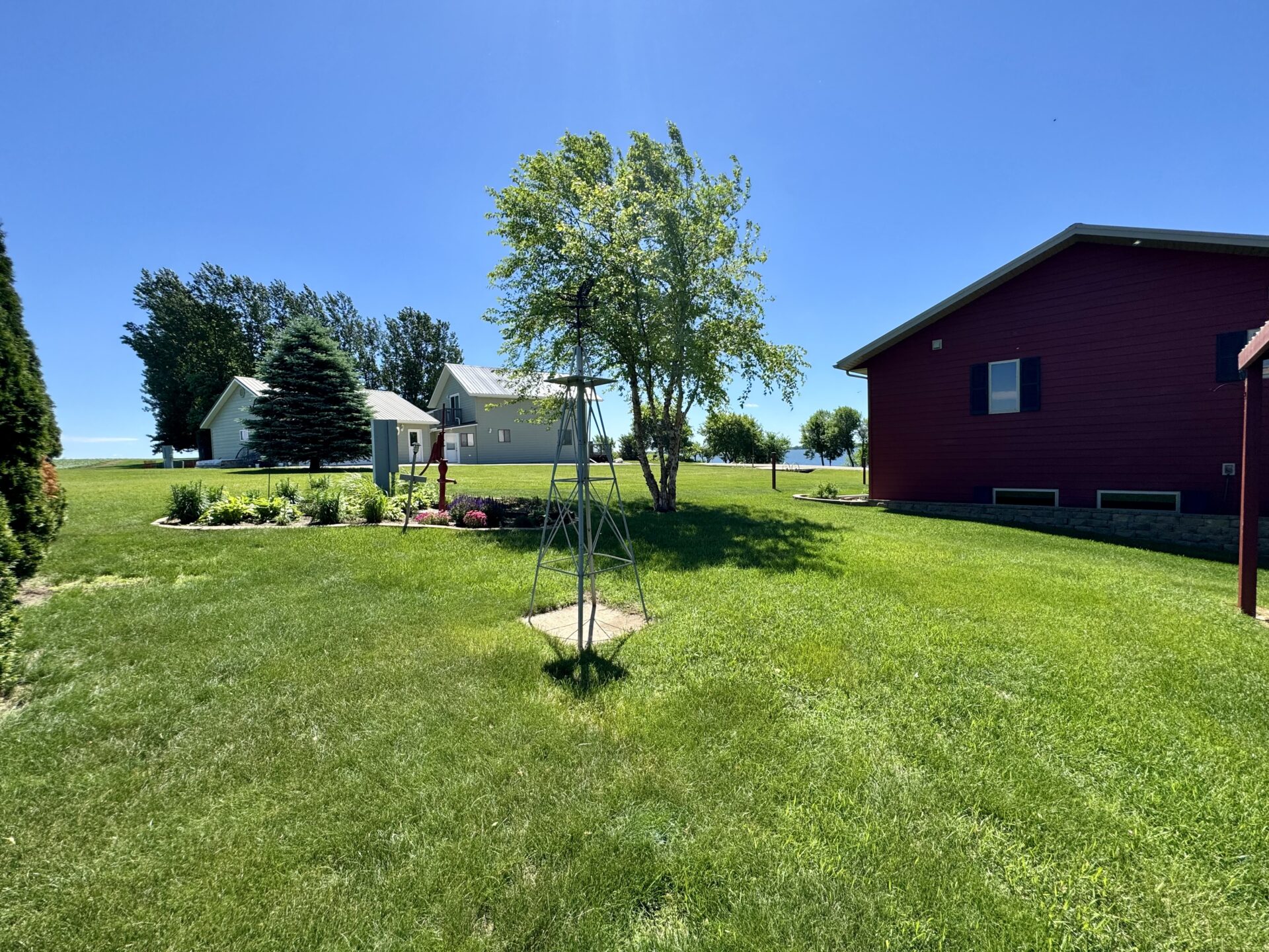 Roy Lake – 438152 Northside Dr. – Lake City, SD