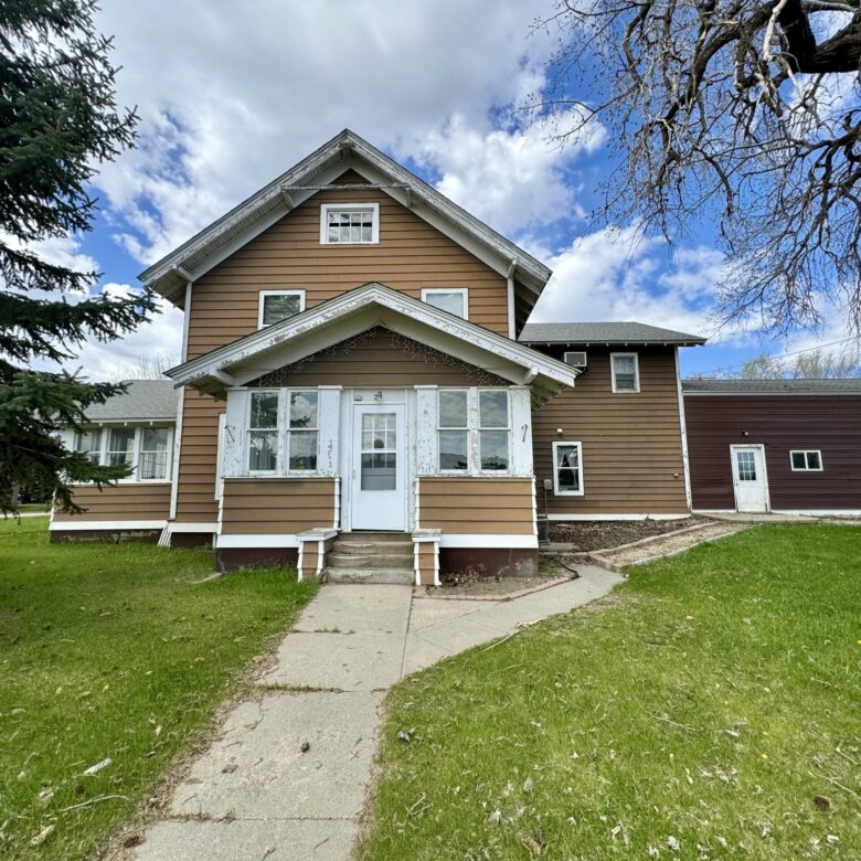 802 7th St. – Britton, SD