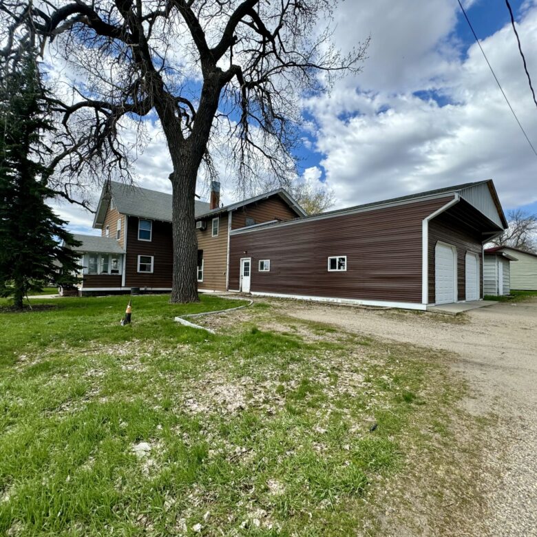 802 7th St. – Britton, SD
