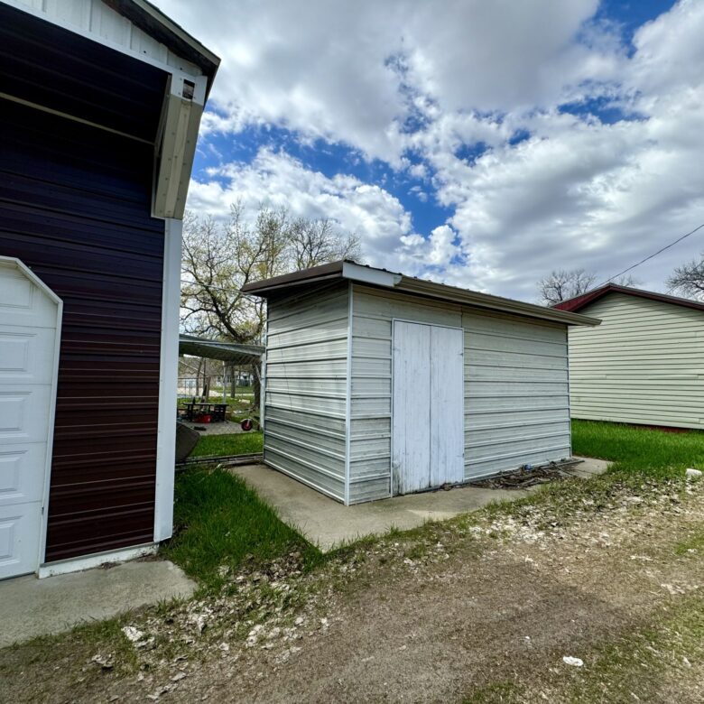 802 7th St. – Britton, SD