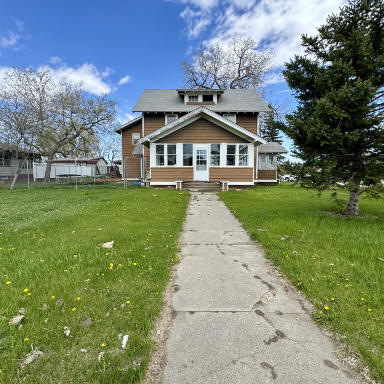 802 7th St. – Britton, SD