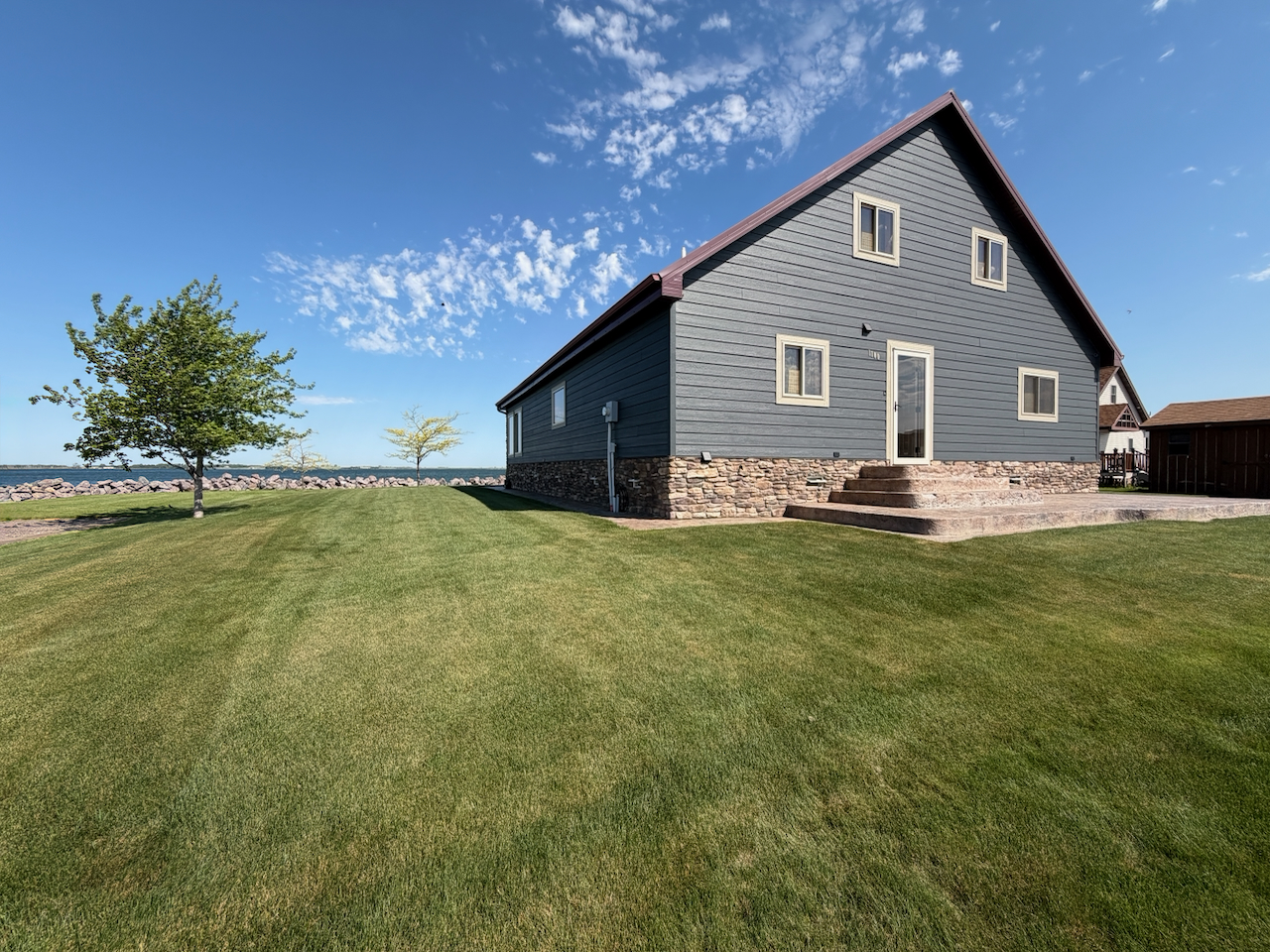 Blue Dog Lake – 1100 E Lakeshore Drive – Waubay, SD