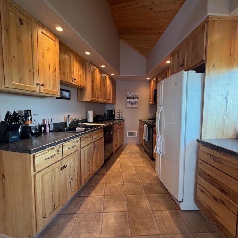 Blue Dog Lake – 1100 E Lakeshore Drive – Waubay, SD