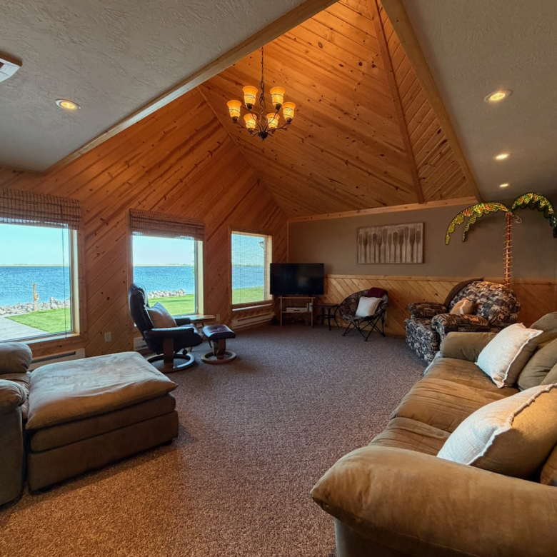 Blue Dog Lake – 1100 E Lakeshore Drive – Waubay, SD