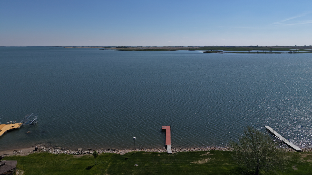 Waubay Lake – 7042 436th Ave