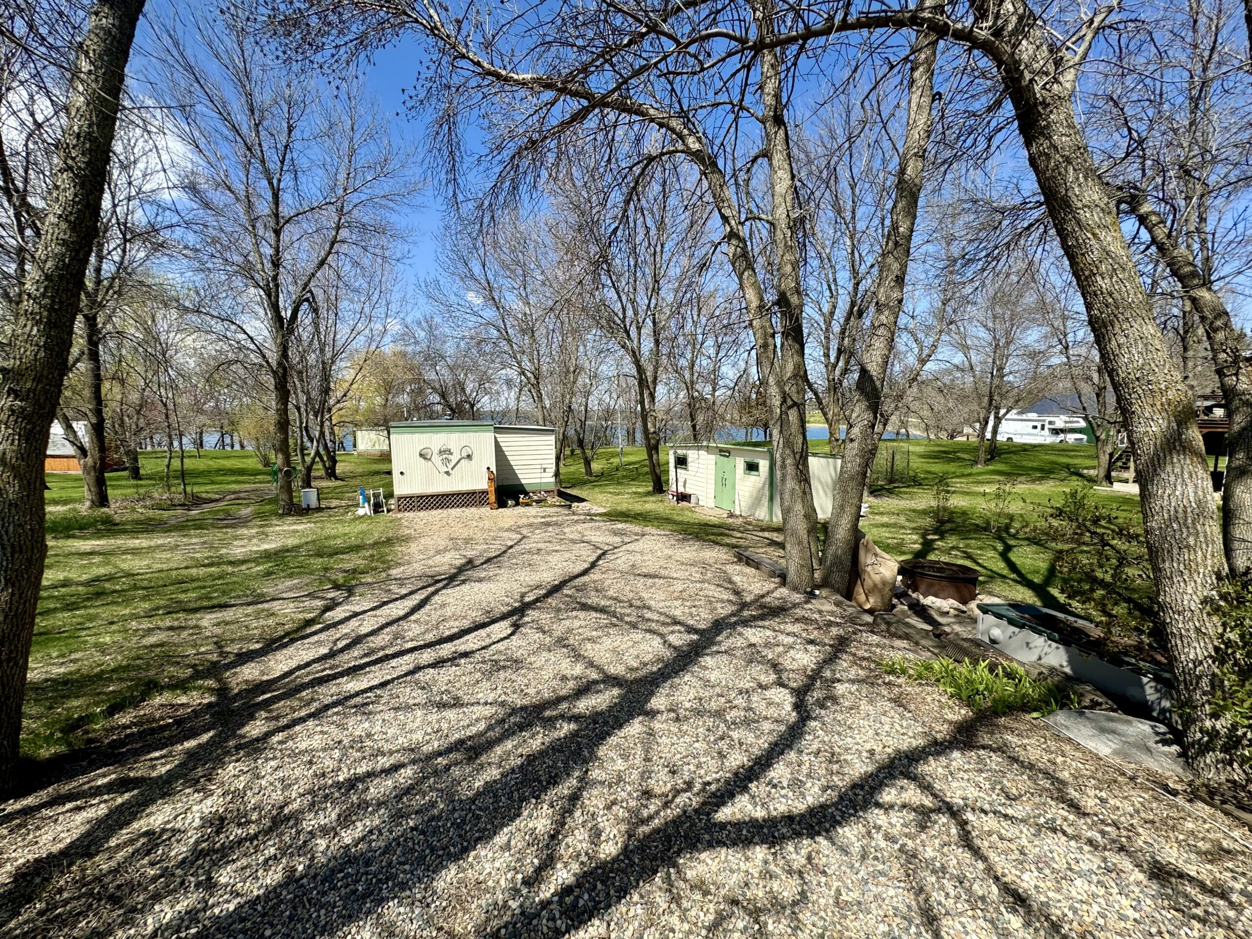 Roykota Bay – 116897 Roykota Dr. Lake City, SD