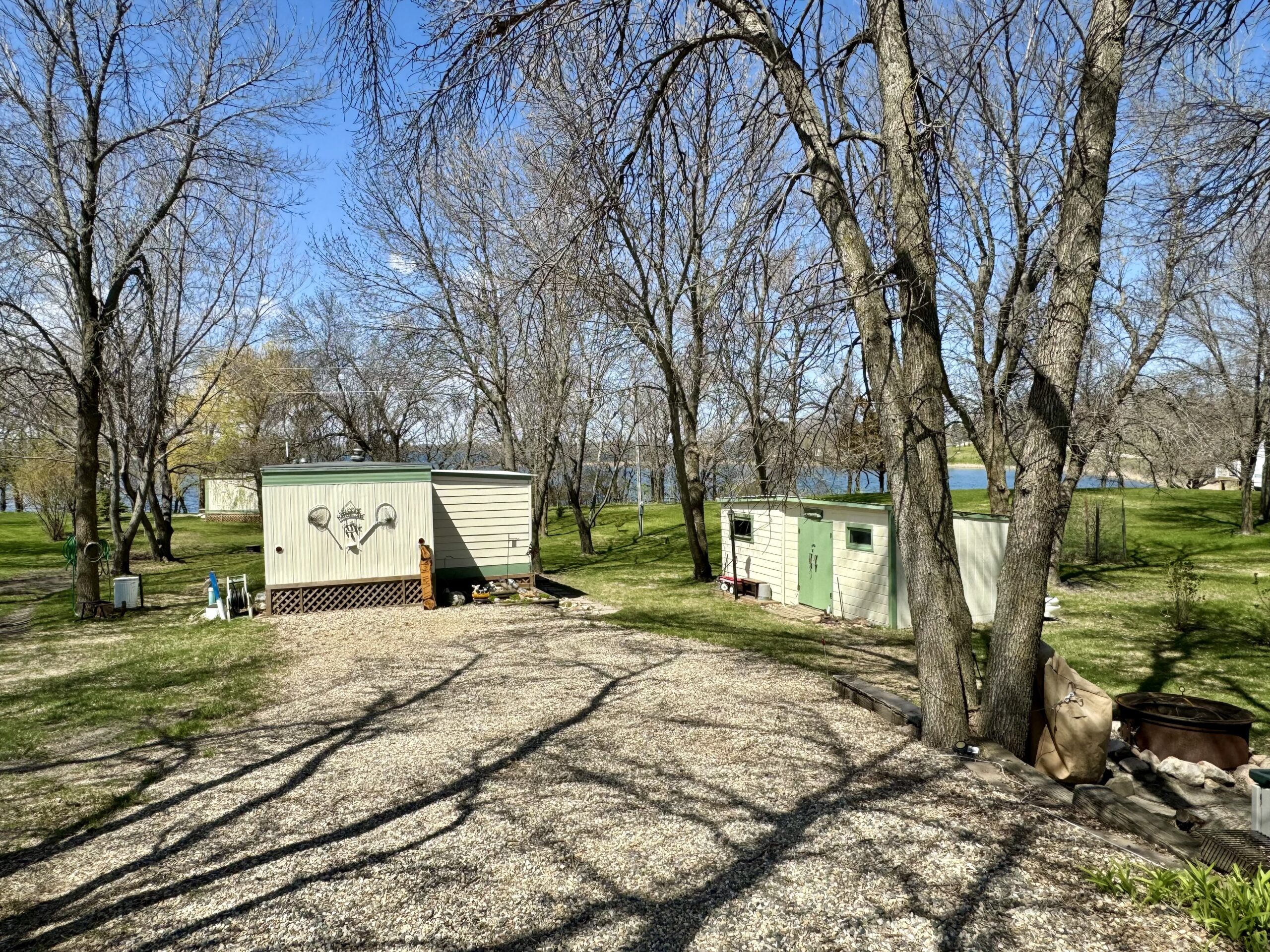 Roykota Bay – 116897 Roykota Dr. Lake City, SD