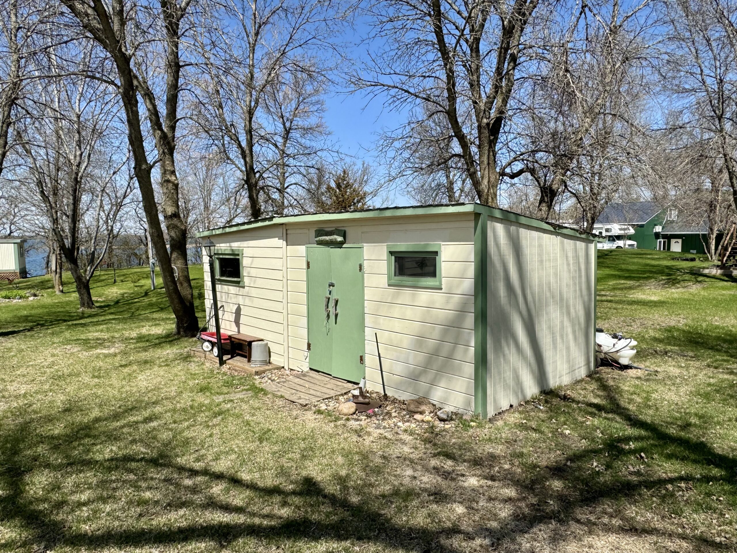 Roykota Bay – 116897 Roykota Dr. Lake City, SD