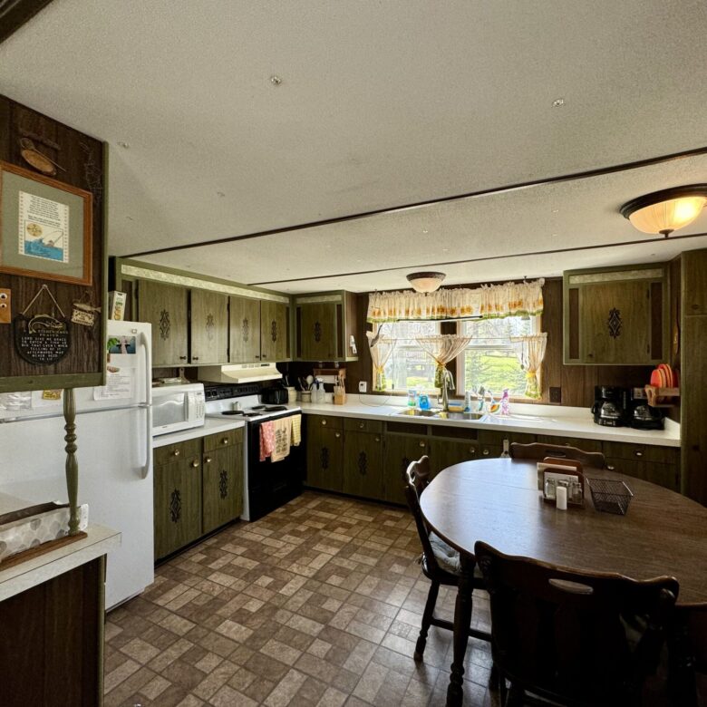 Roykota Bay – 116897 Roykota Dr. Lake City, SD
