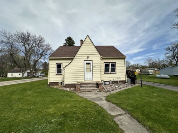 426 3rd St. N – Browns Valley, MN