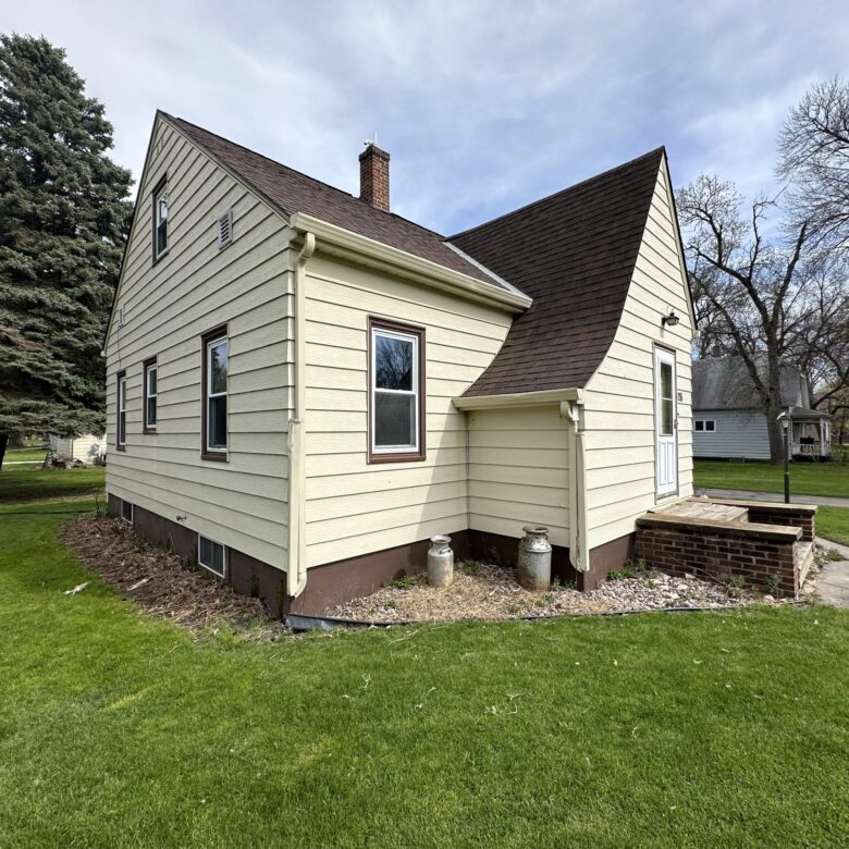 426 3rd St. N – Browns Valley, MN