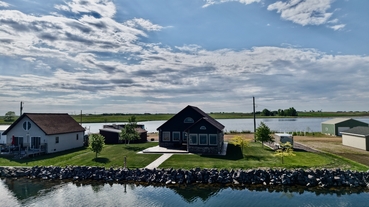 Blue Dog Lake – 1100 E Lakeshore Drive – Waubay, SD