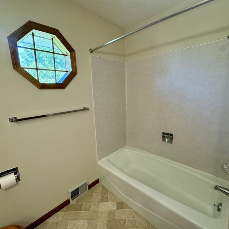 1005 3rd St. – Britton, SD