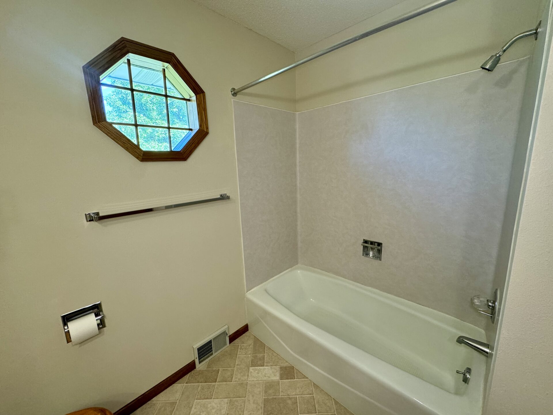 1005 3rd St. – Britton, SD