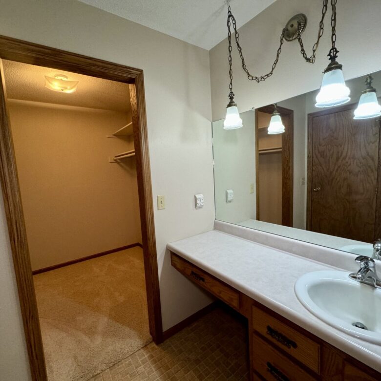 1005 3rd St. – Britton, SD