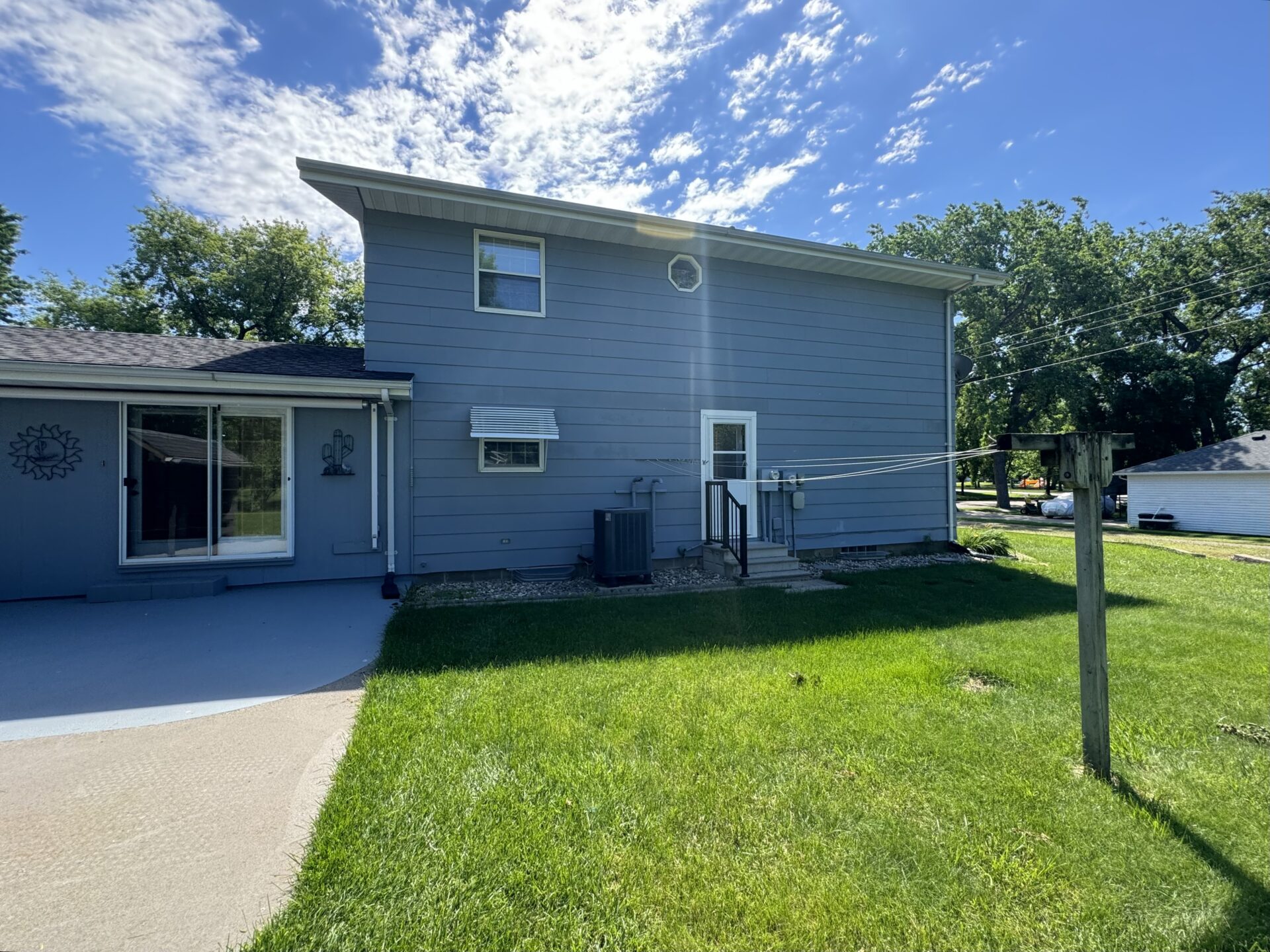 1005 3rd St. – Britton, SD