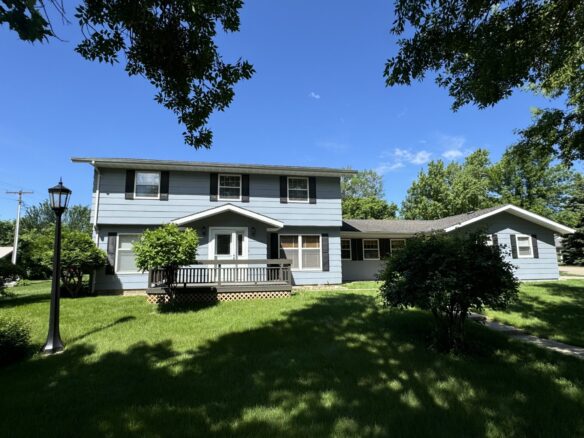1005 3rd St. – Britton, SD
