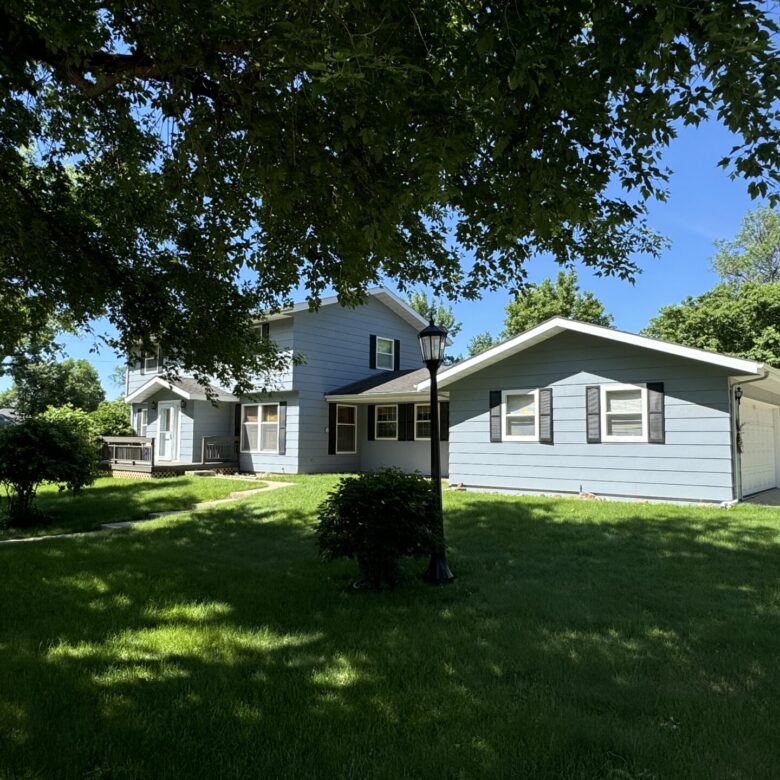 1005 3rd St. – Britton, SD
