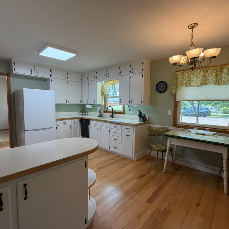 108 Maple Street – Langford, SD