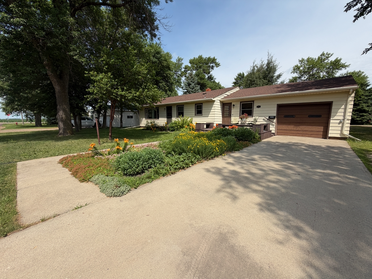108 Maple Street – Langford, SD