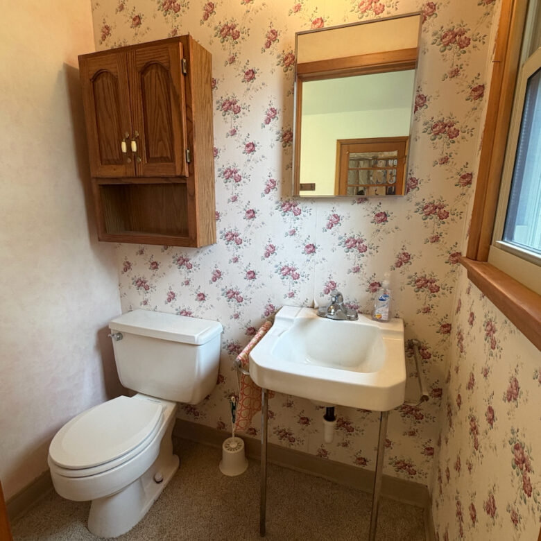 108 Maple Street – Langford, SD
