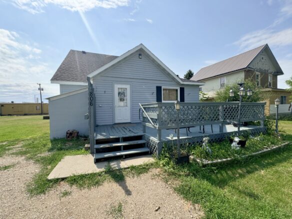 806 7th St – Britton, SD