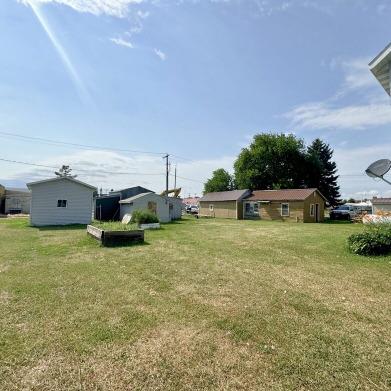 806 7th St – Britton, SD