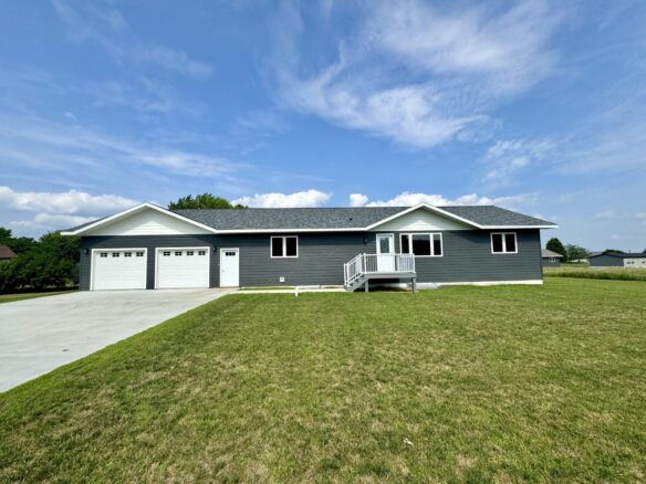 205 Elmwood Dr. – Sisseton, SD