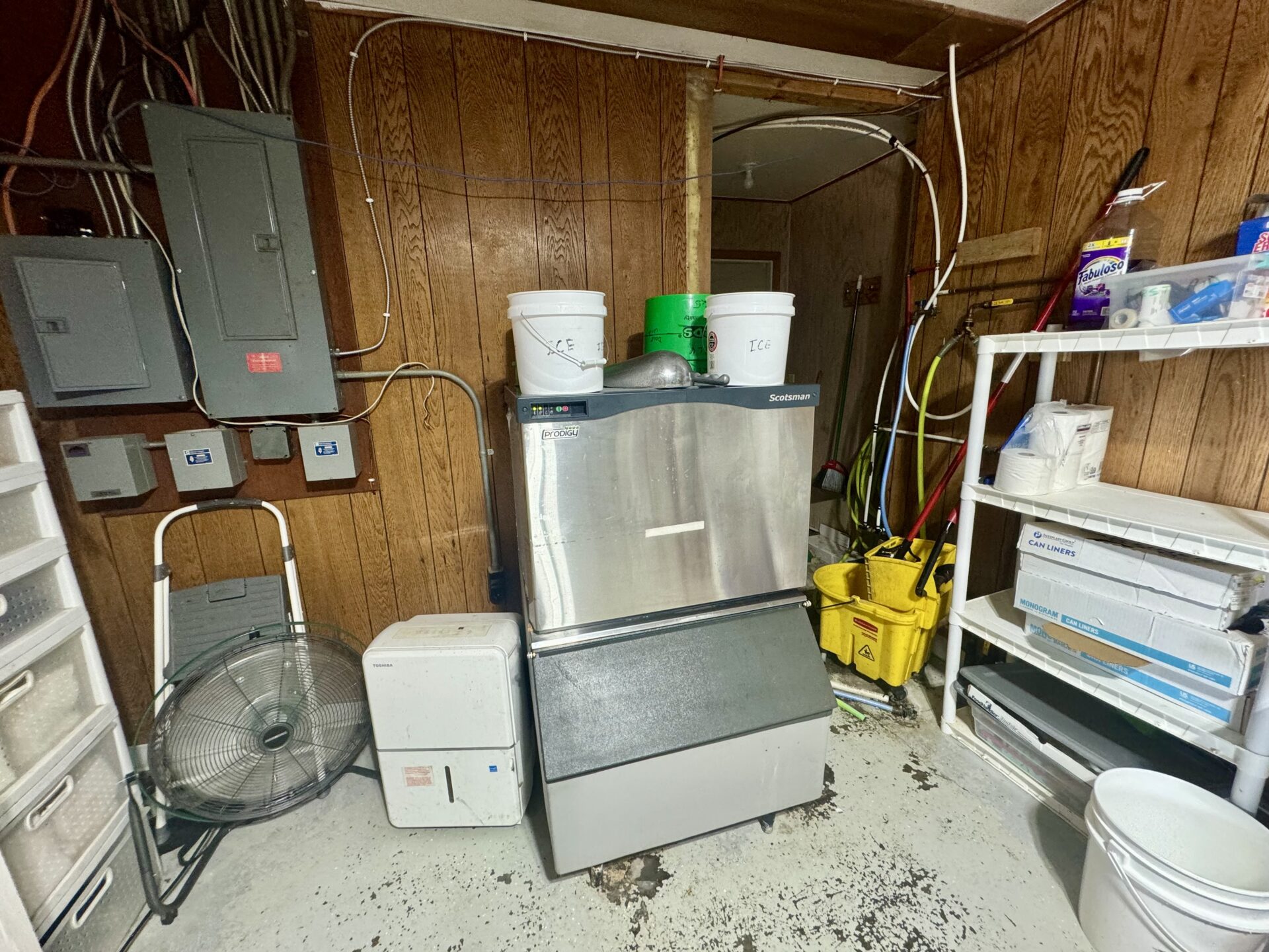 Commercial Business – “Kree Mee” – Britton, SD