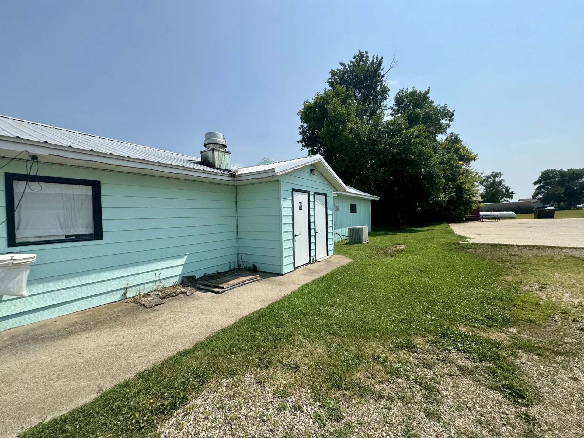 Commercial Business – “Kree Mee” – Britton, SD