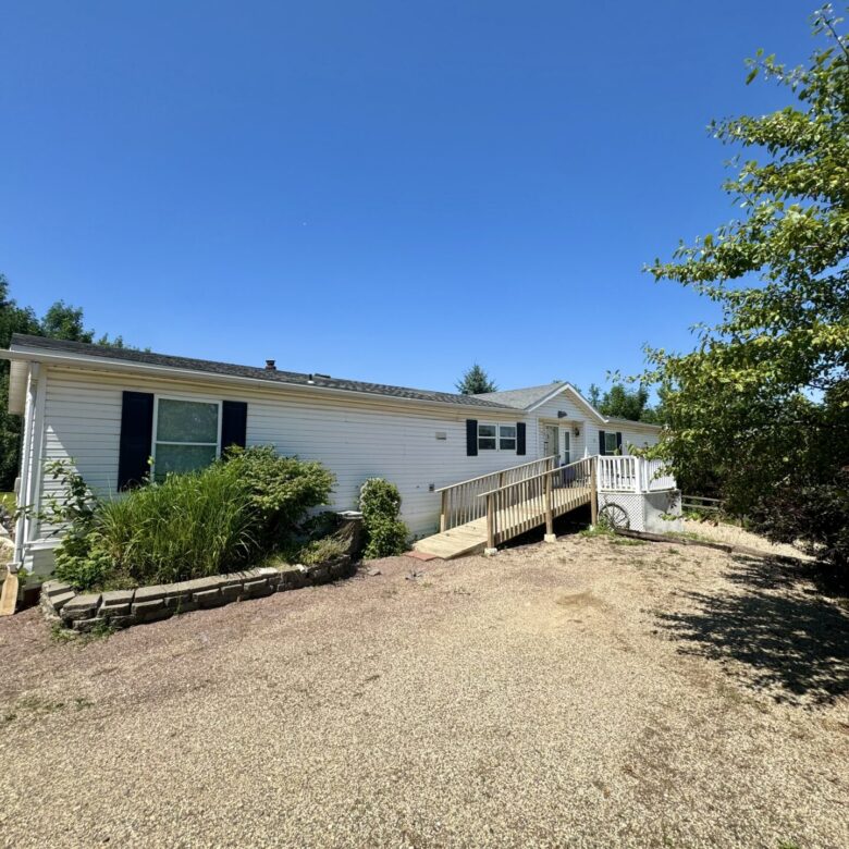 109 Broadway St. N. – Lake City, SD