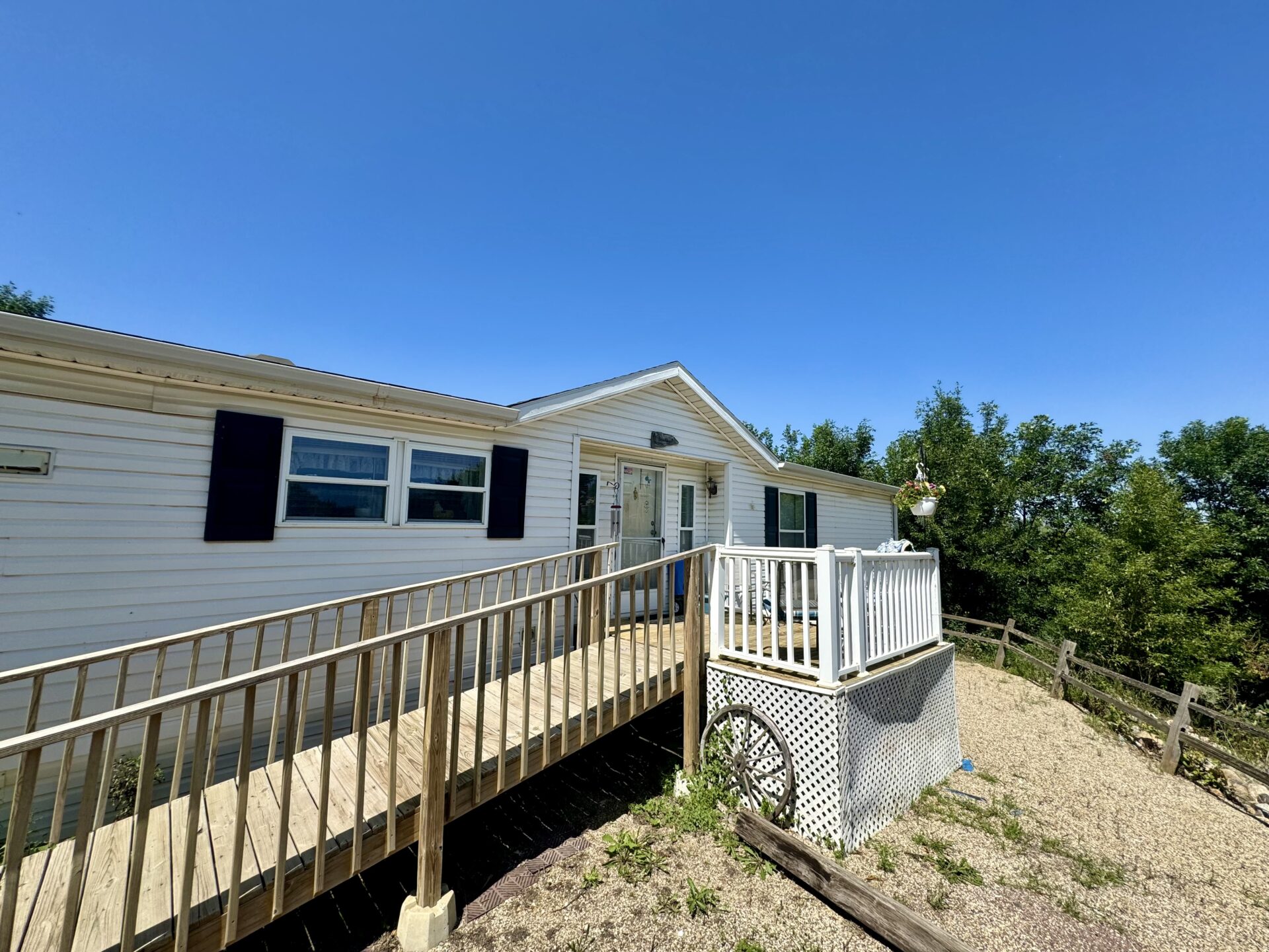 109 Broadway St. N. – Lake City, SD