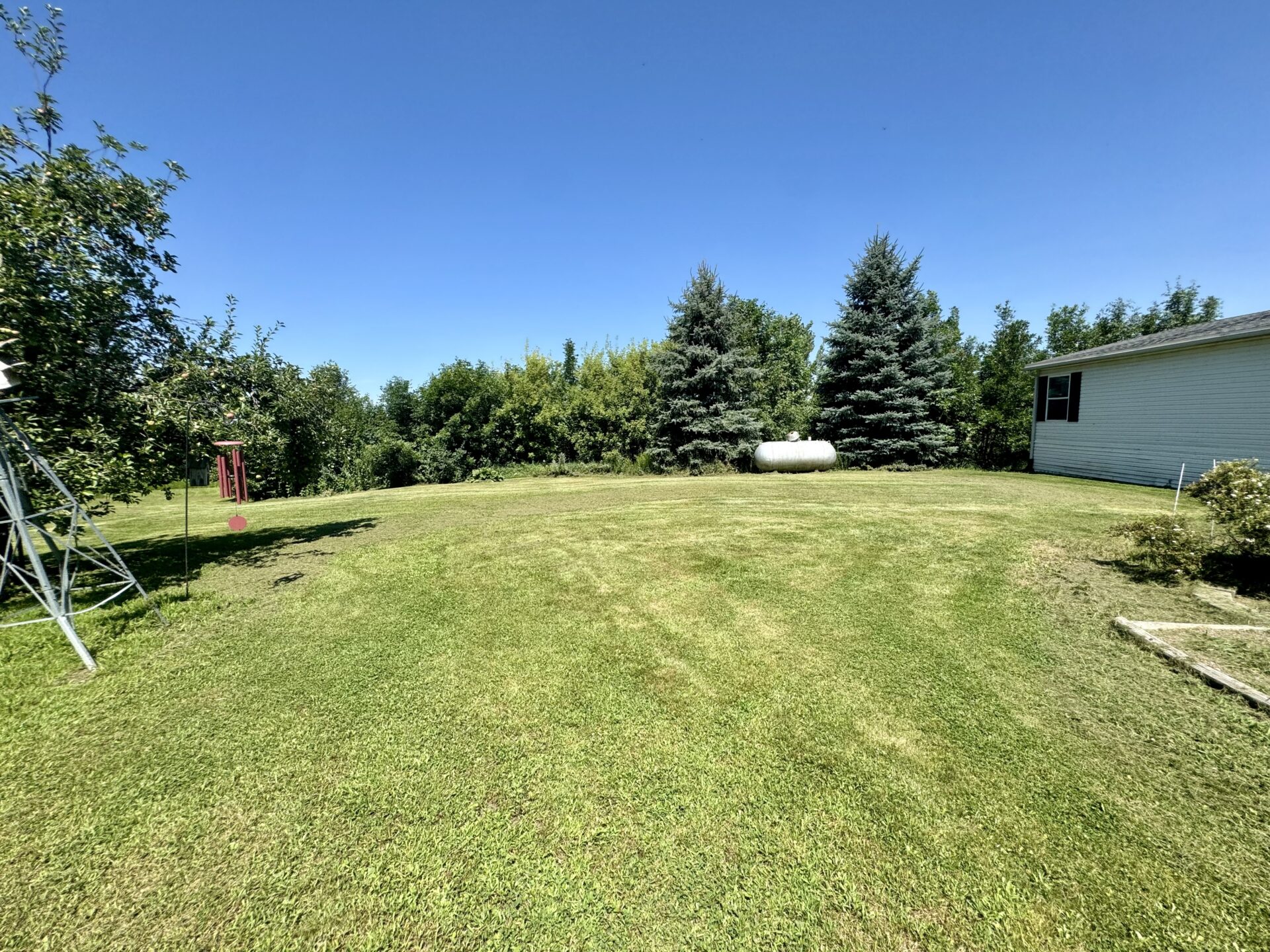 109 Broadway St. N. – Lake City, SD