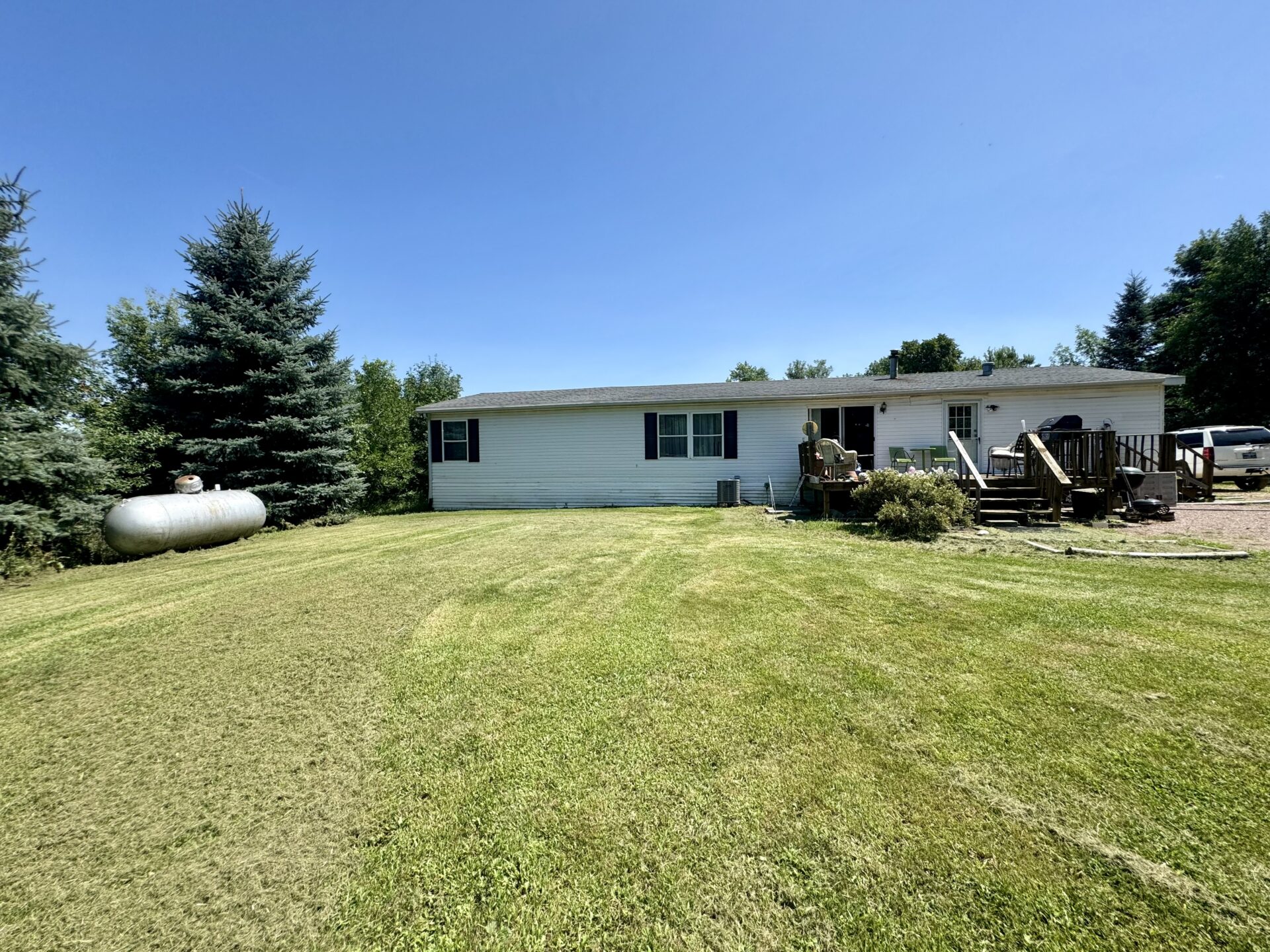 109 Broadway St. N. – Lake City, SD