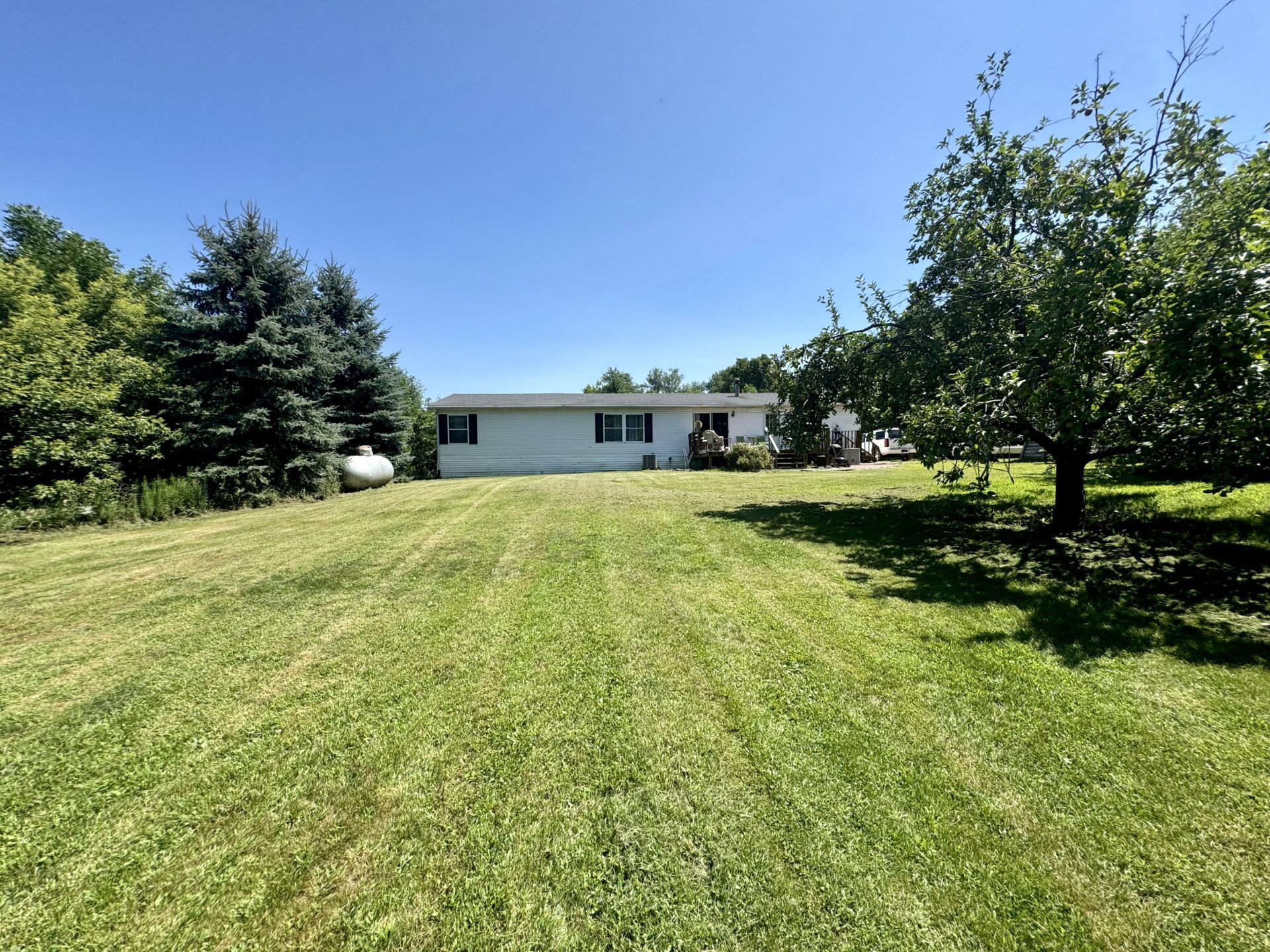 109 Broadway St. N. – Lake City, SD