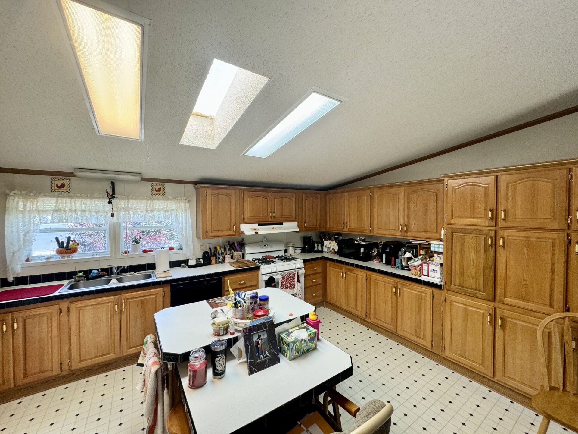 109 Broadway St. N. – Lake City, SD