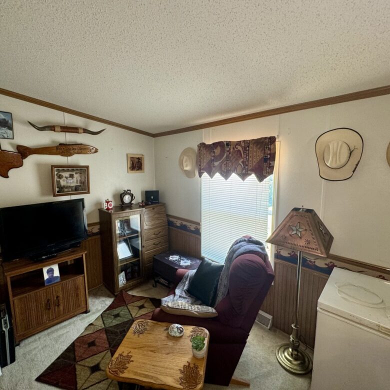 109 Broadway St. N. – Lake City, SD