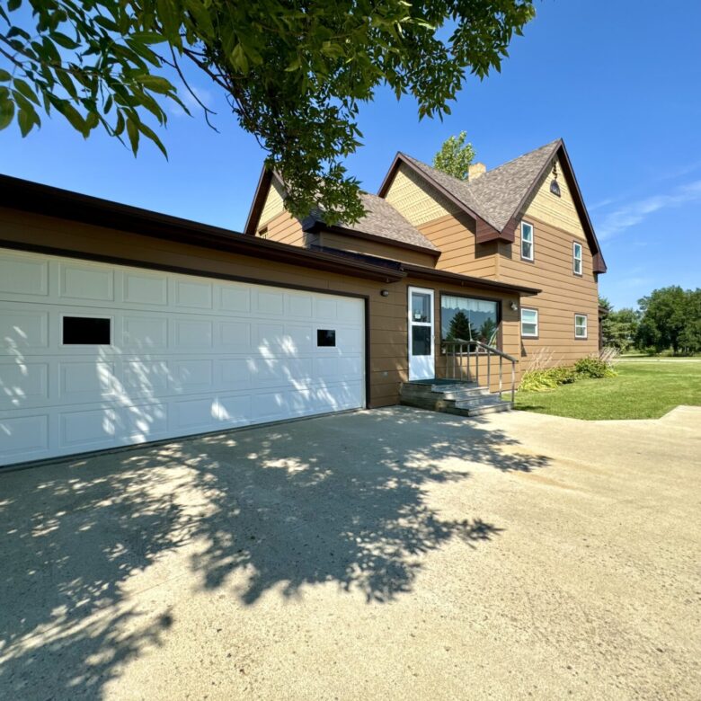 1803 Vander Horck St. – Britton, SD