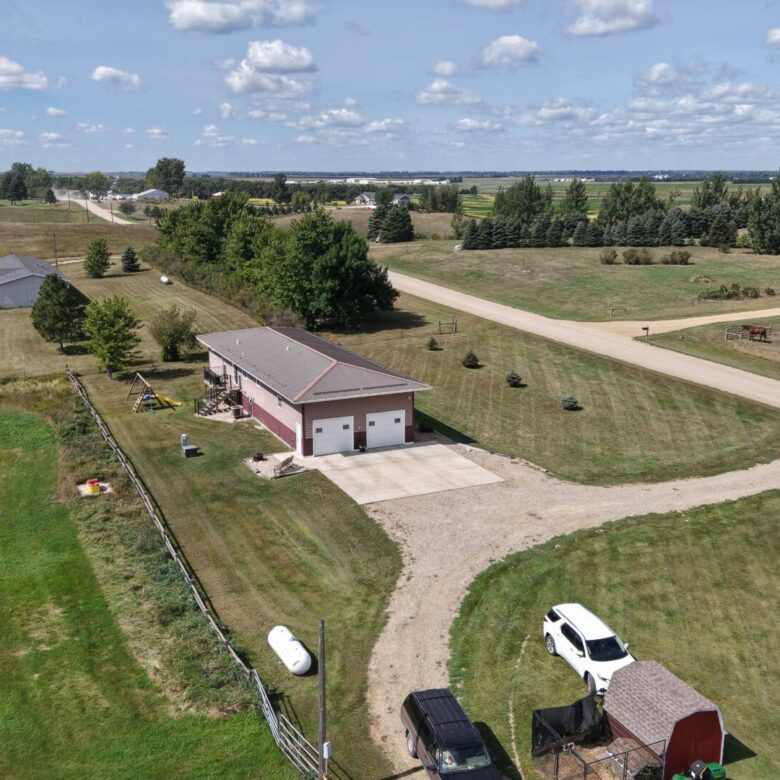 10+/- Acre – 42475 109th St. – Britton, SD