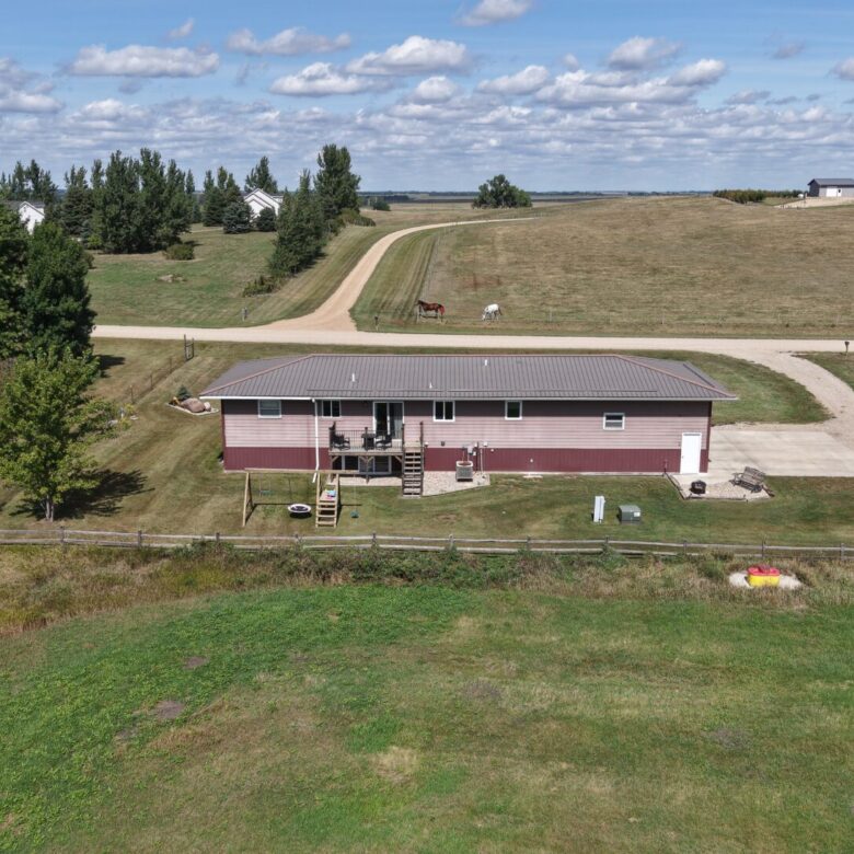 10+/- Acre – 42475 109th St. – Britton, SD
