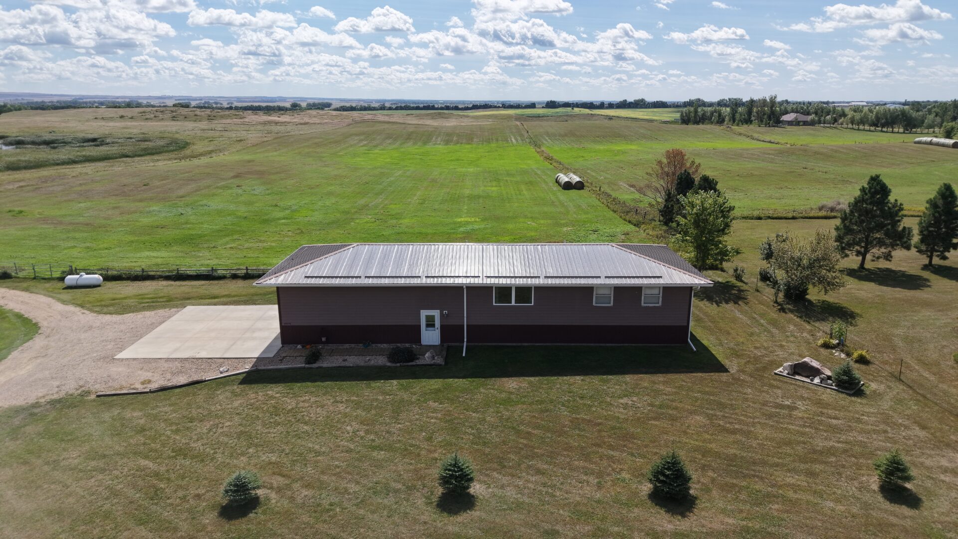 10+/- Acre – 42475 109th St. – Britton, SD