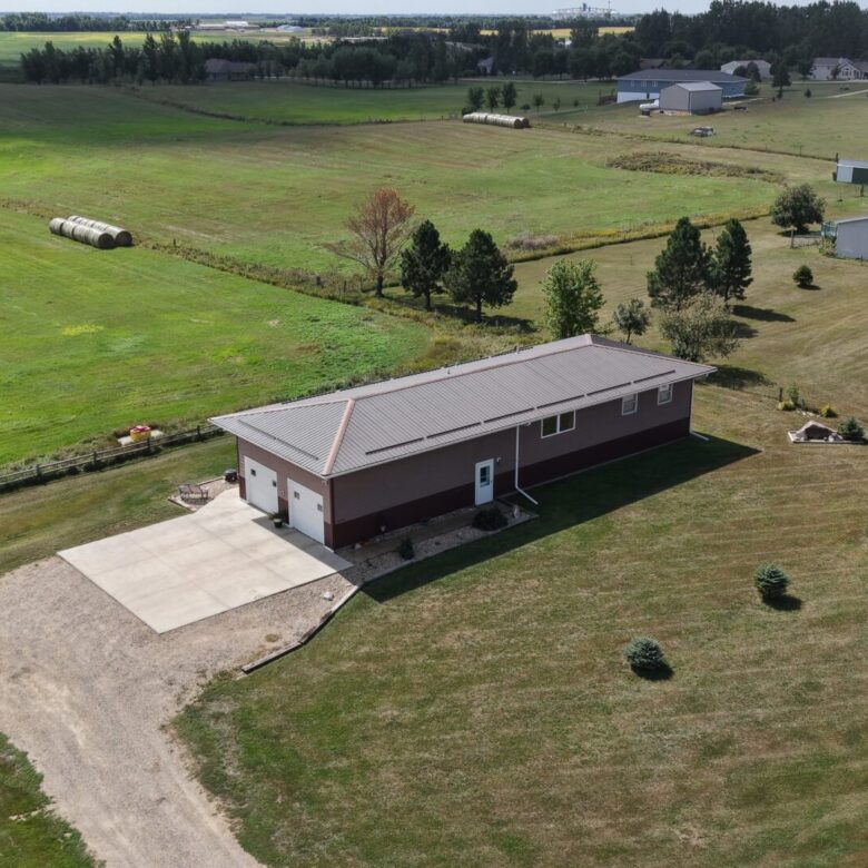 10+/- Acre – 42475 109th St. – Britton, SD