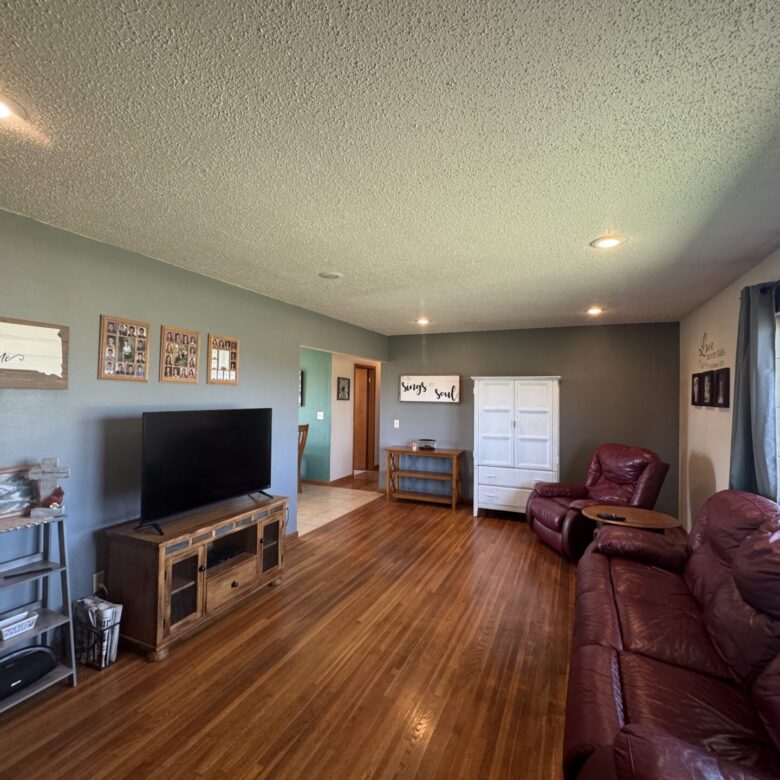 10+/- Acre – 42475 109th St. – Britton, SD