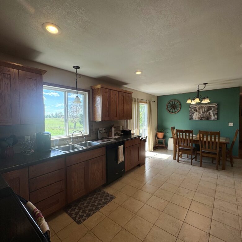 10+/- Acre – 42475 109th St. – Britton, SD
