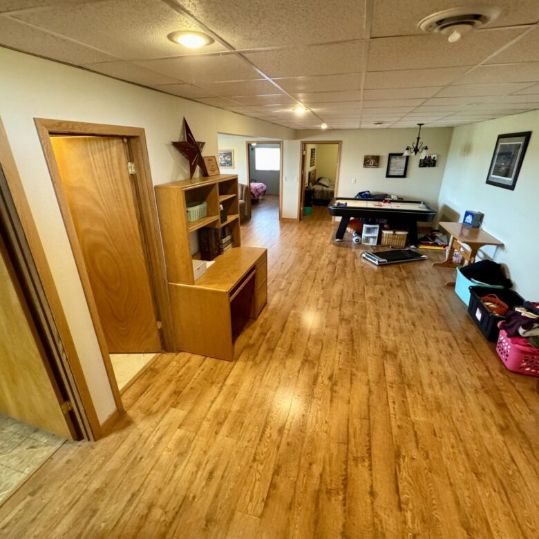 10+/- Acre – 42475 109th St. – Britton, SD