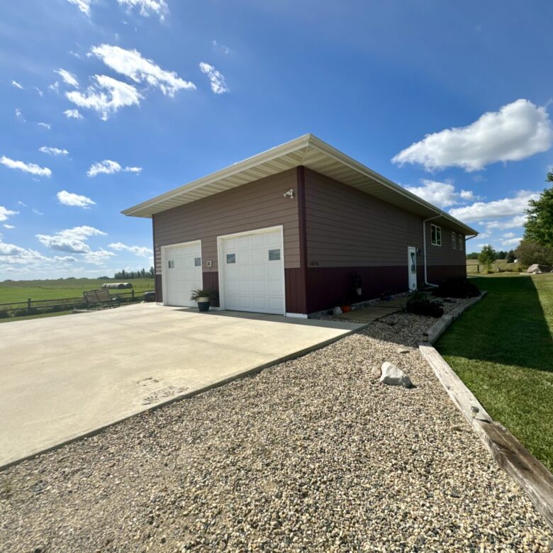 10+/- Acre – 42475 109th St. – Britton, SD